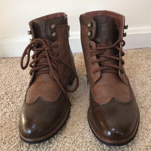 Polar fox SZ 8, men’s faux leather wing tip boots
